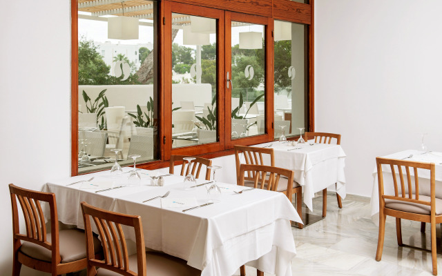 Sentido Fido Tucan - Adults Only