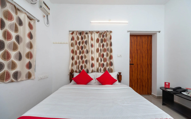 OYO 19663 Greenways Residential Homestay