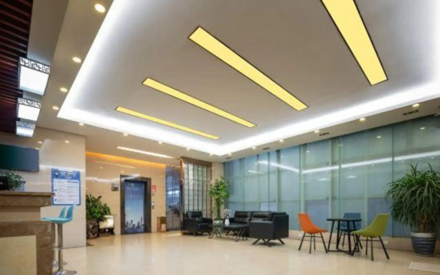 Xinruitai Business Hotel