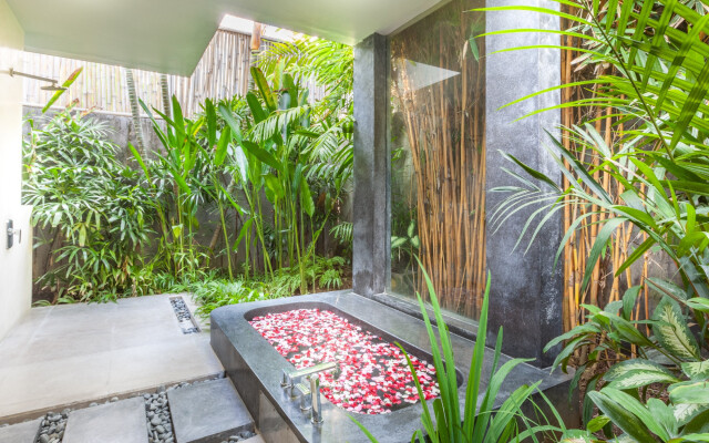 2BR Villa Alice Dua in Seminyak