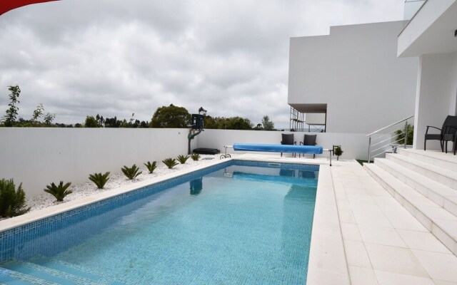 Comfortable Villa in Coto With Swimming Pool