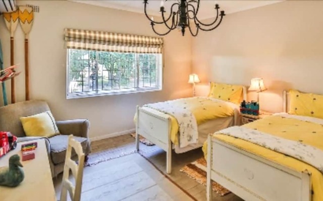 Cecelia's Holiday Manor