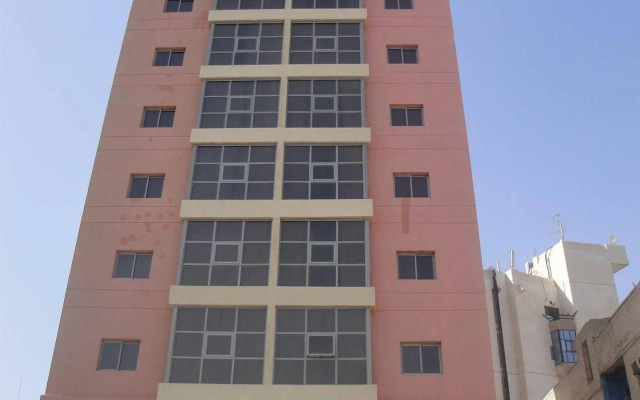 Marina Royal Hotel Suites