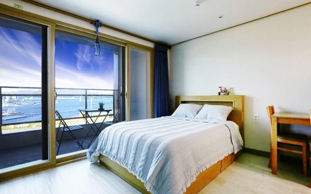 Tongyeong Cobalt Blue Pension