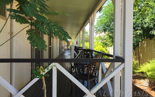 Inland Oasis Motel