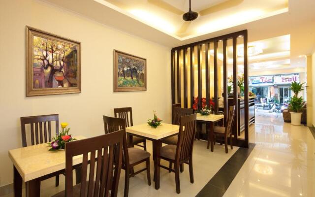 Rising Dragon Estate Hotel