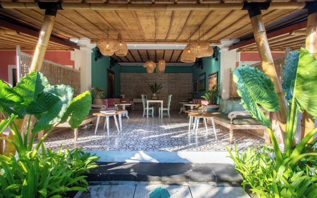 PinkPrivate Sanur - for Cool Adults Only