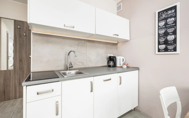 Nadbrzeżna Apartment by Renters