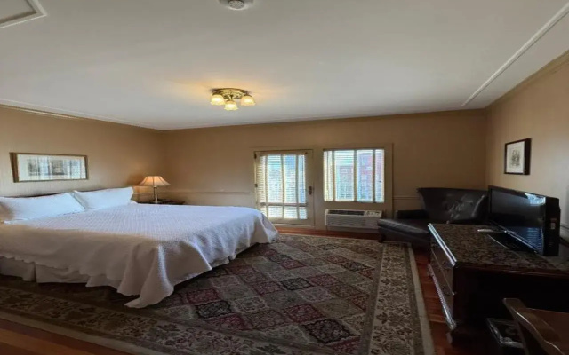Penn's View Hotel
