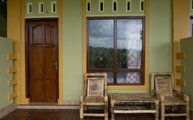 RedDoorz near Senaru Rinjani