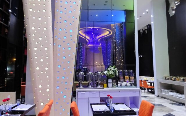 Holiday Villa Hotel & Residence