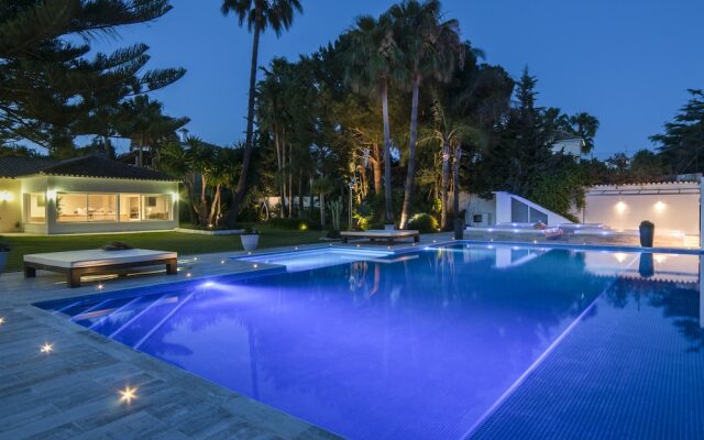 Exclusive 5star sea view villa Elviria