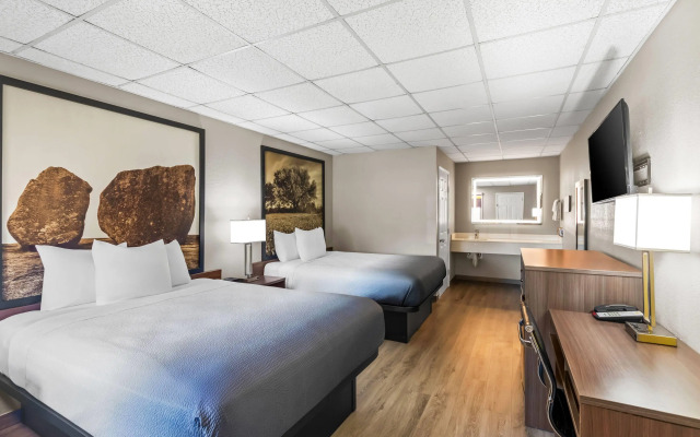 Super 8 by Wyndham Fredericksburg