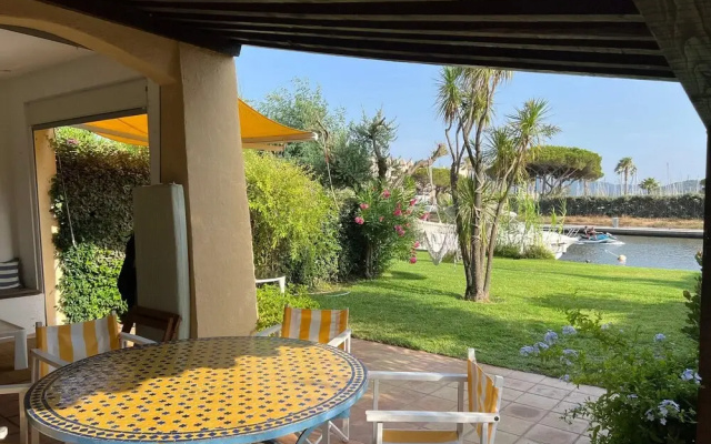 Lovely Holiday Apartment by the sea in Grimaud