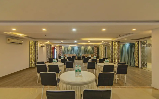 Super OYO Townhouse OAK The Platinum Studio 50