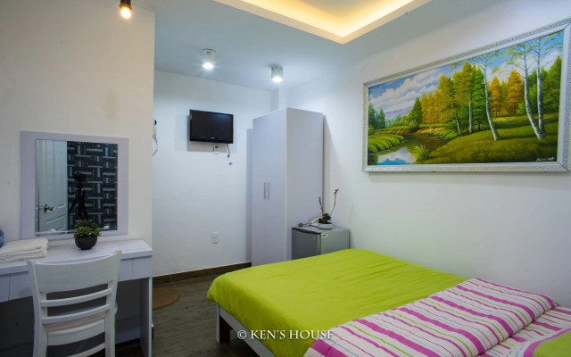 Ken's Backpackers Hotel