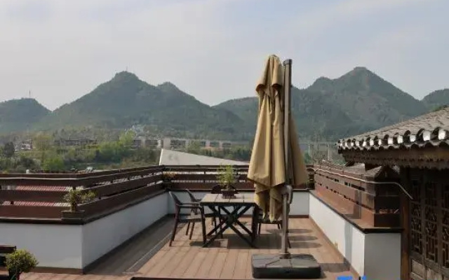 Houjiefang Homestay (Border City Chatong Scenic Area)