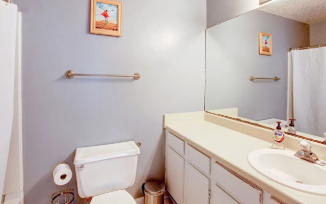 2 Bedroom, Churchill Downs Court