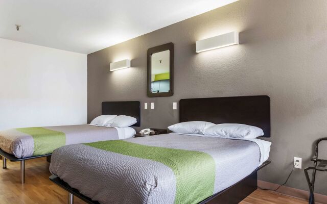 Studio 6 Alexandria, LA