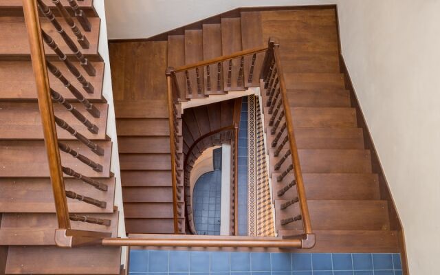 Cadena Gallery Apartments