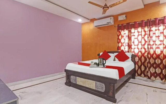 OYO Royal Stay Near Mantra Mall