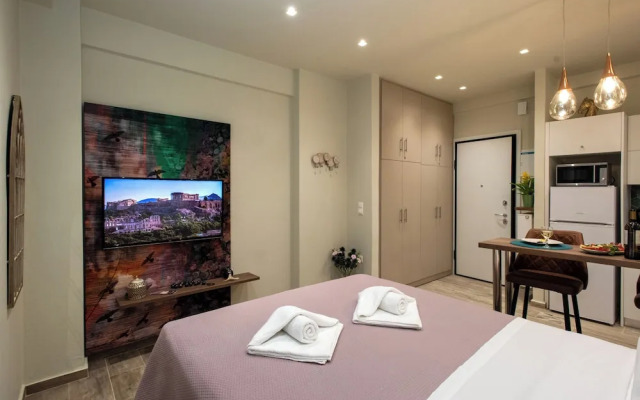 Romantic Studio under Acropolis