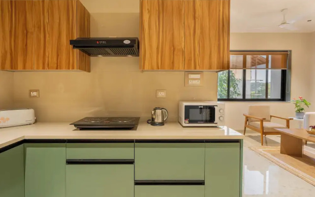 ELIVAAS Kamerios Verano 1 BHK with Pool