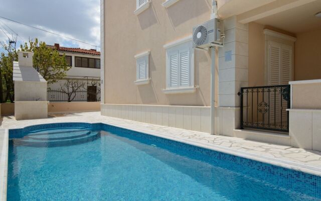 Avema Apartment