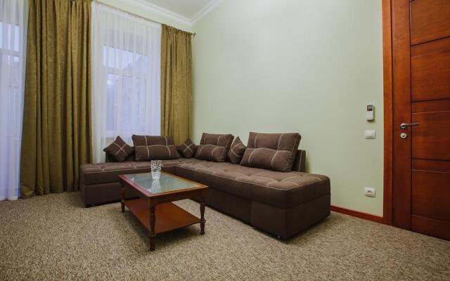 Gsm Apartment at Kiev Train Station