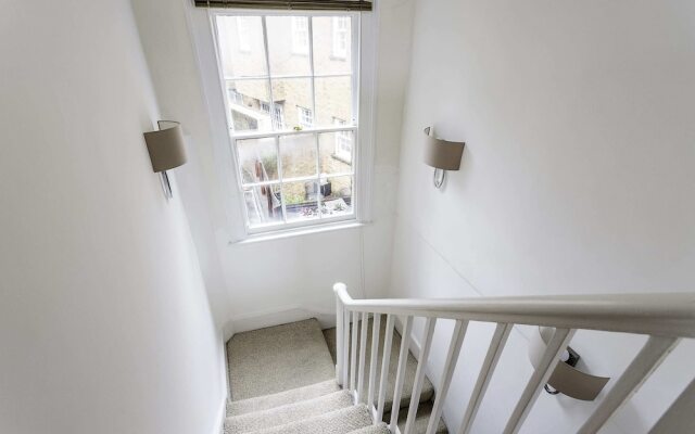 Bright Marylebone Apartment