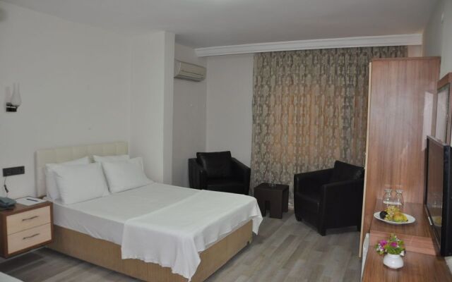 Hotel Yaşat (**)