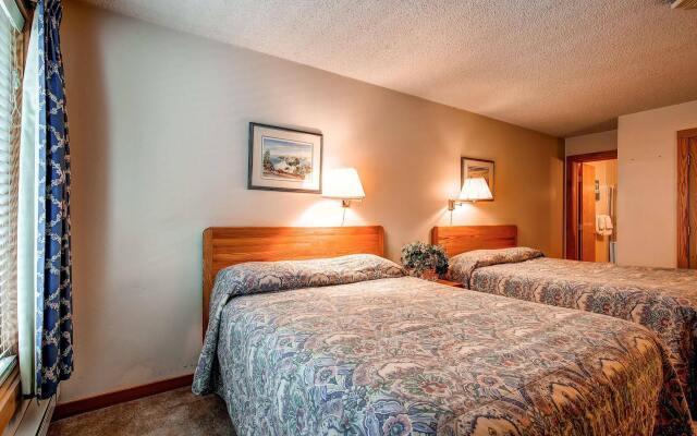 Tannenbaum Condominiums by Ski Country Resorts