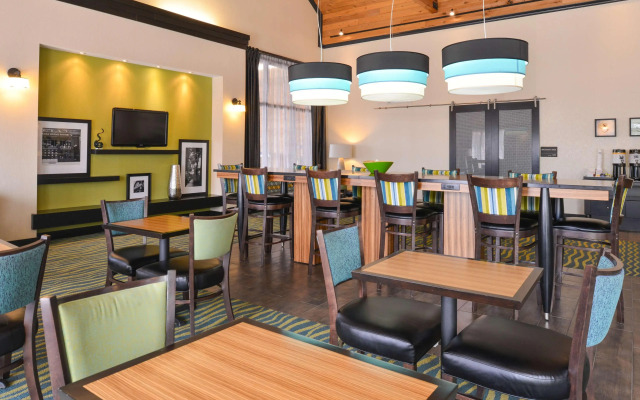Comfort Inn & Suites