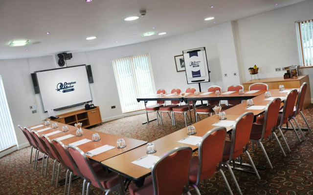 Drayton Manor Hotel