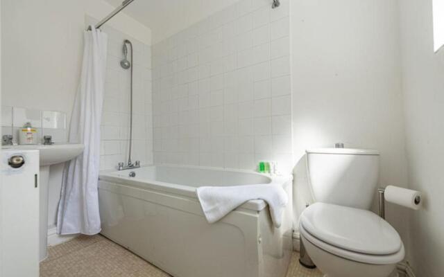 Contractors & Leisure & Airport Location & Riverfront