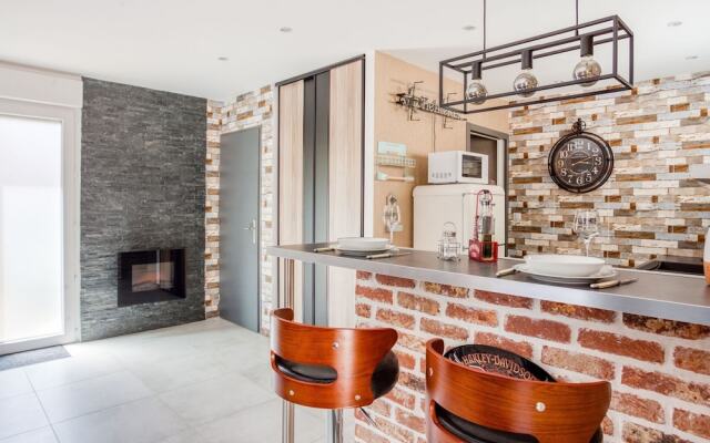 Cosy Apartment in Eperlecques with Fireplace
