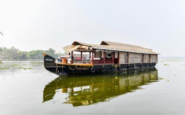 OYO 25089 Gold River Indraprastha Houseboat
