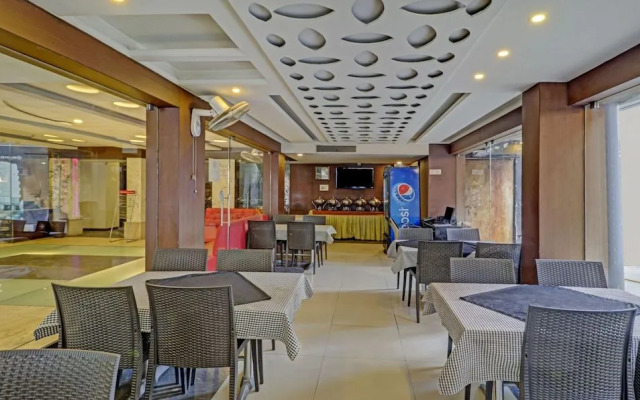 Treebo Trend Loharkar's Family Hotel