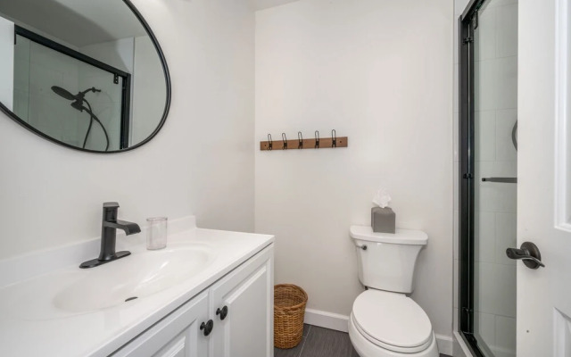 Historic Ludlow Apt B