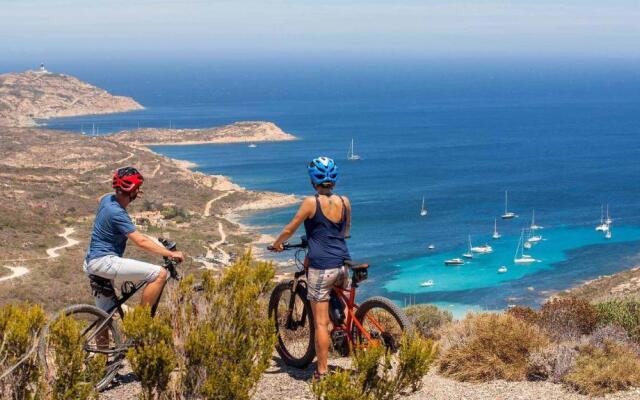 Studio standing Algajola *** vue mer