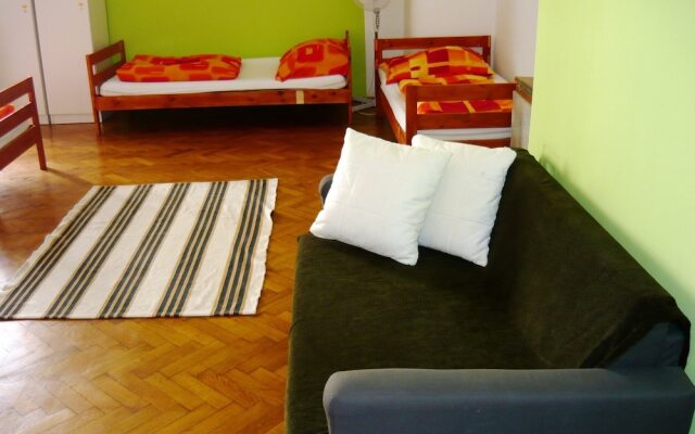Boomerang Hostel