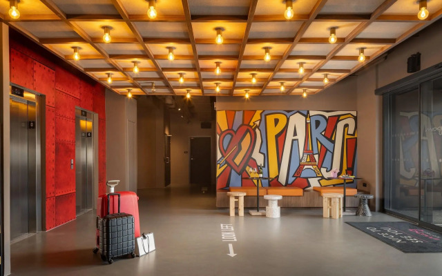 Moxy Paris Clamart