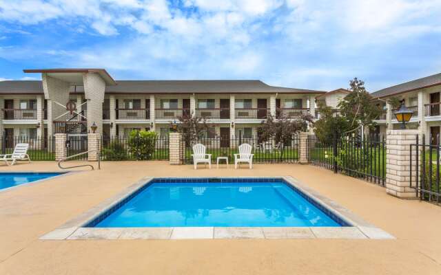 Days Inn by Wyndham Delta