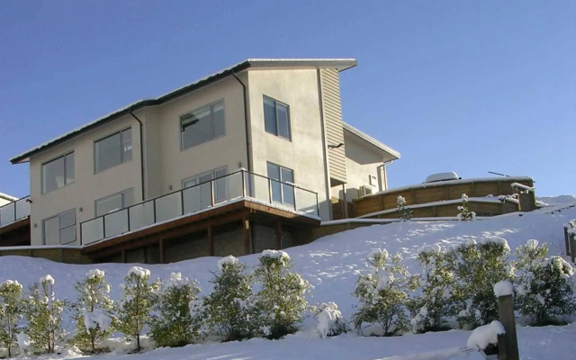 Criffel Peak View B&B and Apartment