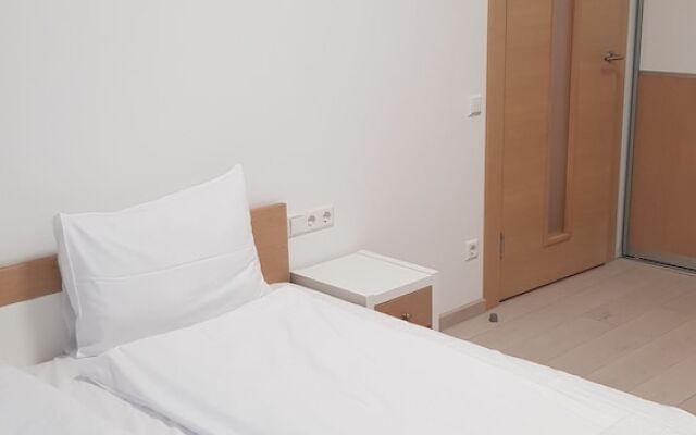 Black Pearl Apartments