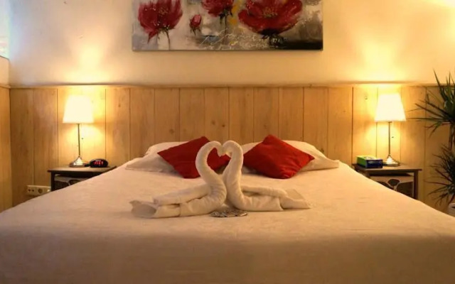 Amsterdam At Home B&B