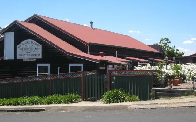 Pemberton Old Picture Theatre Holiday Apartments