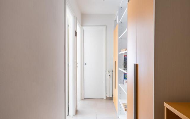 Bergonzoni Modern Apartment by Wonderful Italy