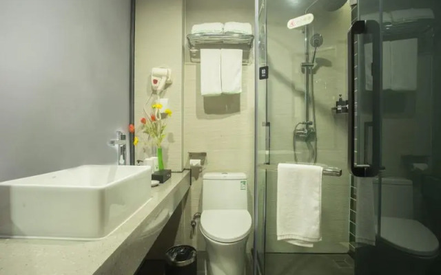 GreenTree Inn Express Hainan Haikou Haixiu Zhong Road