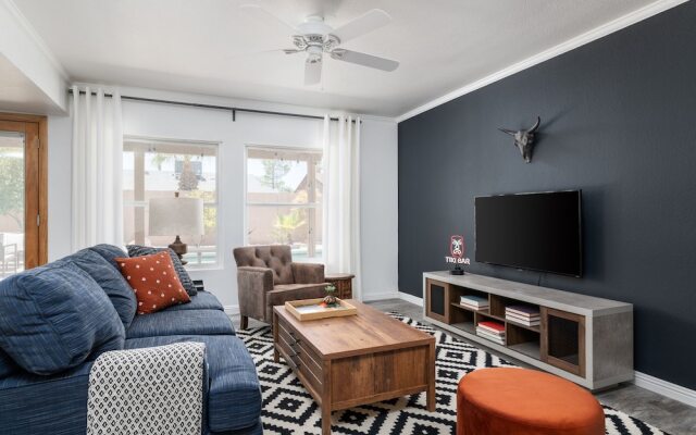 3BR Home in Mesa with Pool by WanderJaunt